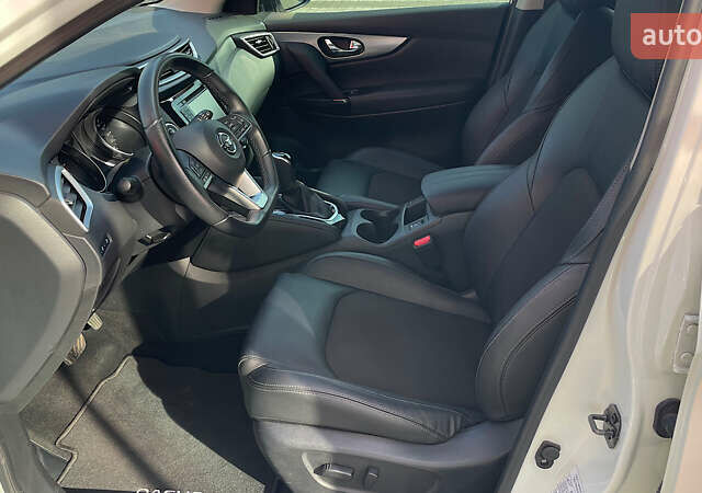 Белый Ниссан Кашкай, объемом двигателя 1.6 л и пробегом 29 тыс. км за 25042 $, фото 11 на Automoto.ua