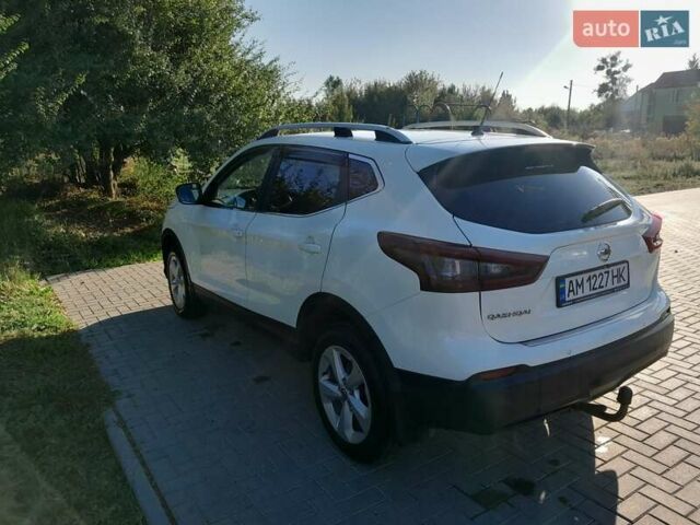Белый Ниссан Кашкай, объемом двигателя 1.2 л и пробегом 123 тыс. км за 16400 $, фото 5 на Automoto.ua