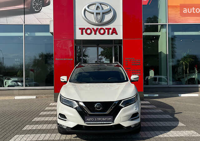 Белый Ниссан Кашкай, объемом двигателя 1.6 л и пробегом 29 тыс. км за 25042 $, фото 4 на Automoto.ua