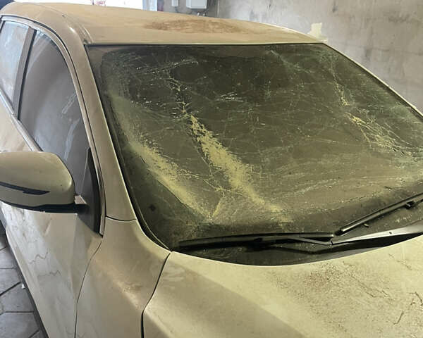 Белый Ниссан Кашкай, объемом двигателя 2 л и пробегом 19 тыс. км за 8800 $, фото 3 на Automoto.ua