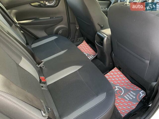 Белый Ниссан Кашкай, объемом двигателя 1.2 л и пробегом 67 тыс. км за 17900 $, фото 37 на Automoto.ua