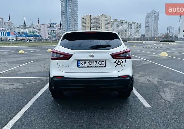 Белый Ниссан Кашкай, объемом двигателя 1.2 л и пробегом 100 тыс. км за 17300 $, фото 3 на Automoto.ua