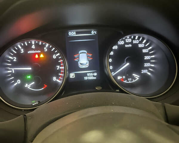 Белый Ниссан Кашкай, объемом двигателя 2 л и пробегом 19 тыс. км за 8800 $, фото 5 на Automoto.ua