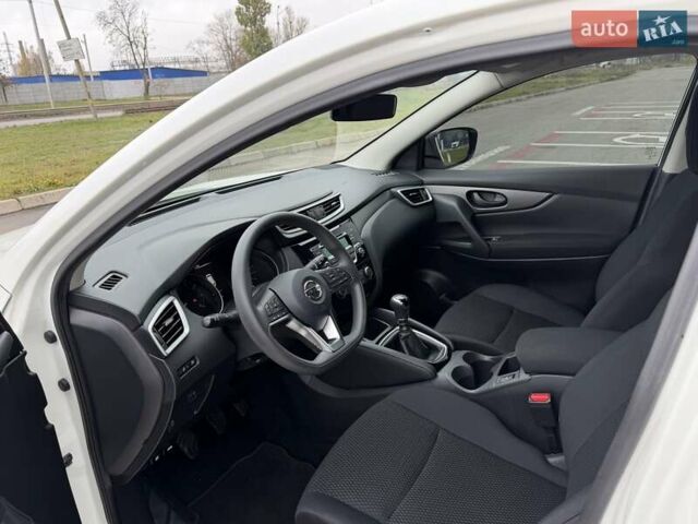 Білий Ніссан Кашкай, об'ємом двигуна 1.2 л та пробігом 40 тис. км за 16500 $, фото 18 на Automoto.ua