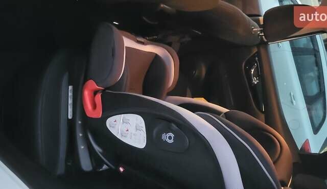 Белый Ниссан Кашкай, объемом двигателя 1.6 л и пробегом 74 тыс. км за 21500 $, фото 35 на Automoto.ua