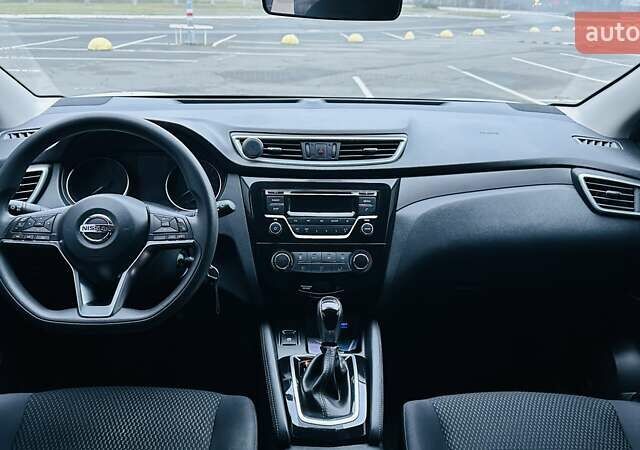 Белый Ниссан Кашкай, объемом двигателя 1.2 л и пробегом 100 тыс. км за 17300 $, фото 5 на Automoto.ua