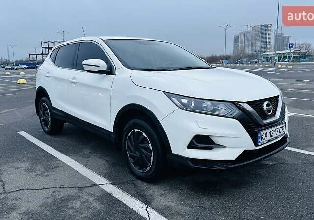 Белый Ниссан Кашкай, объемом двигателя 1.2 л и пробегом 100 тыс. км за 17300 $, фото 1 на Automoto.ua