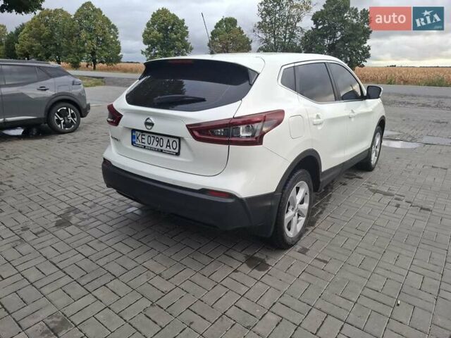 Белый Ниссан Кашкай, объемом двигателя 2 л и пробегом 132 тыс. км за 20000 $, фото 4 на Automoto.ua