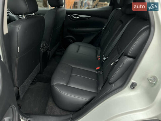 Белый Ниссан Кашкай, объемом двигателя 2 л и пробегом 17 тыс. км за 19500 $, фото 7 на Automoto.ua