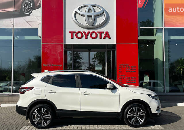 Белый Ниссан Кашкай, объемом двигателя 1.6 л и пробегом 29 тыс. км за 25042 $, фото 16 на Automoto.ua