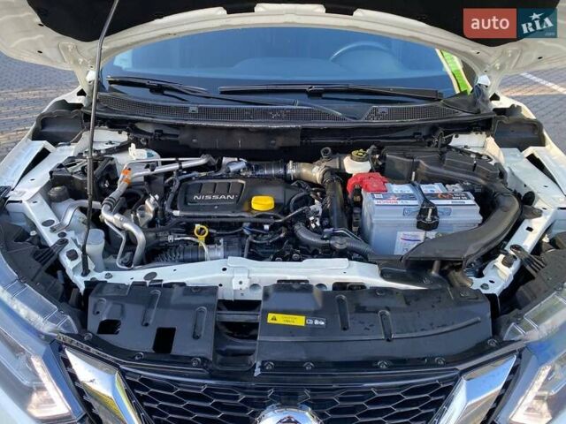 Белый Ниссан Кашкай, объемом двигателя 1.6 л и пробегом 7 тыс. км за 24650 $, фото 39 на Automoto.ua