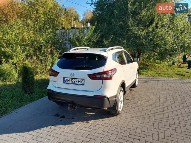 Белый Ниссан Кашкай, объемом двигателя 1.2 л и пробегом 123 тыс. км за 16400 $, фото 3 на Automoto.ua