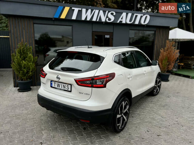 Белый Ниссан Кашкай, объемом двигателя 2 л и пробегом 17 тыс. км за 19500 $, фото 17 на Automoto.ua