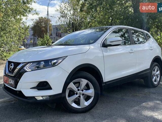 Белый Ниссан Кашкай, объемом двигателя 1.2 л и пробегом 67 тыс. км за 17900 $, фото 3 на Automoto.ua