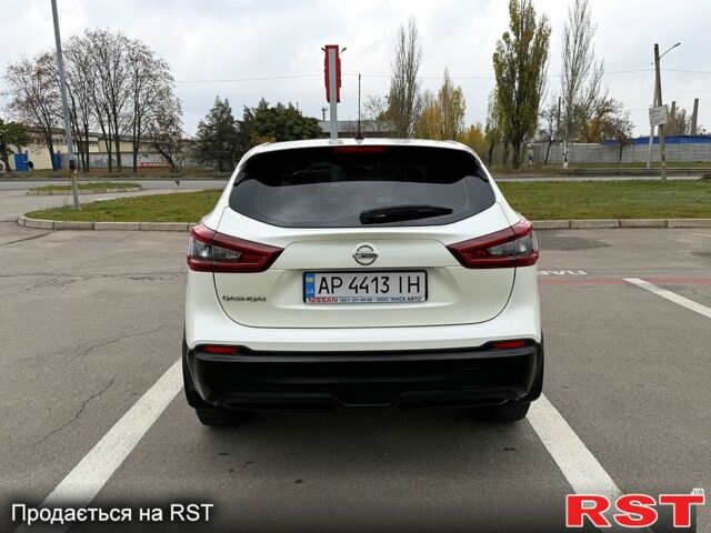 Білий Ніссан Кашкай, об'ємом двигуна 1.2 л та пробігом 40 тис. км за 16500 $, фото 5 на Automoto.ua