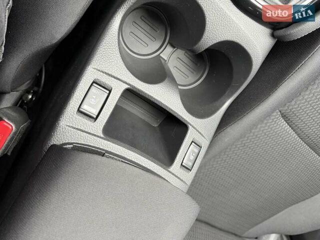 Білий Ніссан Кашкай, об'ємом двигуна 1.2 л та пробігом 40 тис. км за 16500 $, фото 25 на Automoto.ua