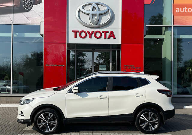 Белый Ниссан Кашкай, объемом двигателя 1.6 л и пробегом 29 тыс. км за 25042 $, фото 2 на Automoto.ua