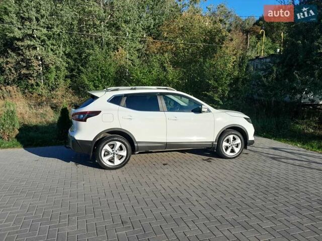 Белый Ниссан Кашкай, объемом двигателя 1.2 л и пробегом 123 тыс. км за 16400 $, фото 2 на Automoto.ua