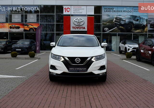 Белый Ниссан Кашкай, объемом двигателя 1.6 л и пробегом 203 тыс. км за 16800 $, фото 4 на Automoto.ua