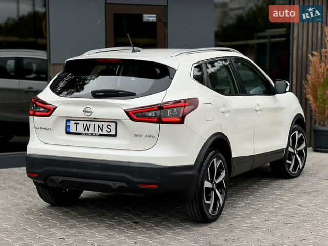 Белый Ниссан Кашкай, объемом двигателя 2 л и пробегом 17 тыс. км за 19500 $, фото 3 на Automoto.ua