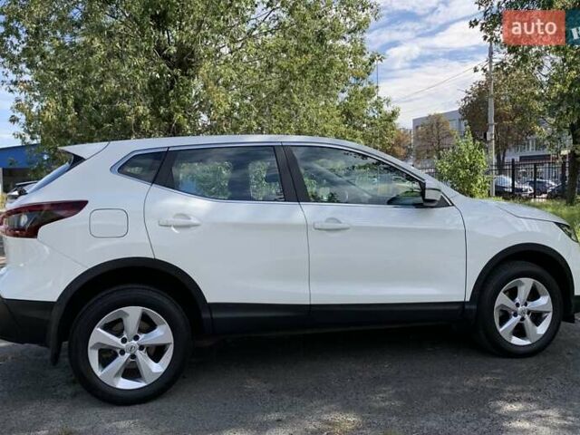 Белый Ниссан Кашкай, объемом двигателя 1.2 л и пробегом 67 тыс. км за 17900 $, фото 24 на Automoto.ua