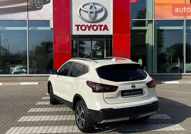 Белый Ниссан Кашкай, объемом двигателя 1.6 л и пробегом 29 тыс. км за 25042 $, фото 1 на Automoto.ua