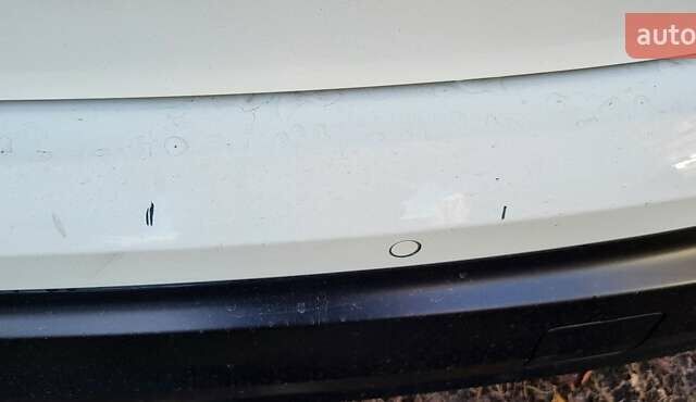 Белый Ниссан Кашкай, объемом двигателя 1.6 л и пробегом 74 тыс. км за 21500 $, фото 6 на Automoto.ua