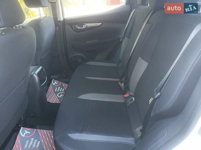 Белый Ниссан Кашкай, объемом двигателя 1.2 л и пробегом 67 тыс. км за 17500 $, фото 33 на Automoto.ua