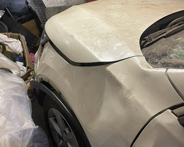 Белый Ниссан Кашкай, объемом двигателя 2 л и пробегом 19 тыс. км за 8800 $, фото 7 на Automoto.ua