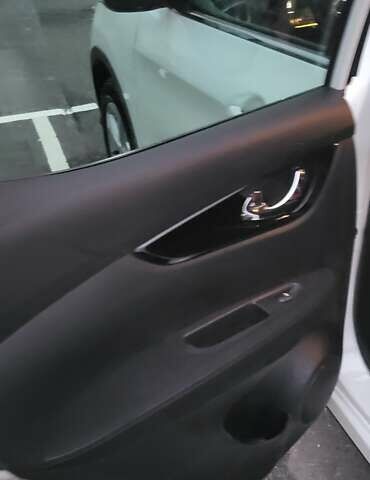 Белый Ниссан Кашкай, объемом двигателя 1.6 л и пробегом 74 тыс. км за 21500 $, фото 36 на Automoto.ua