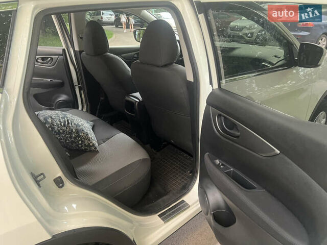 Белый Ниссан Кашкай, объемом двигателя 1.2 л и пробегом 43 тыс. км за 17100 $, фото 5 на Automoto.ua