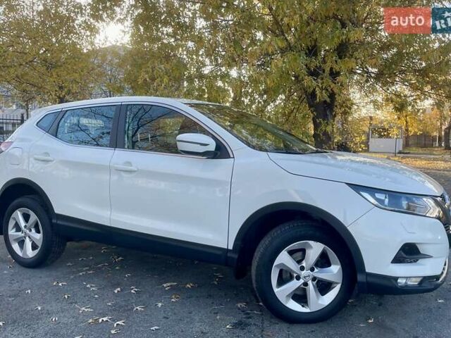 Белый Ниссан Кашкай, объемом двигателя 1.2 л и пробегом 67 тыс. км за 17500 $, фото 10 на Automoto.ua