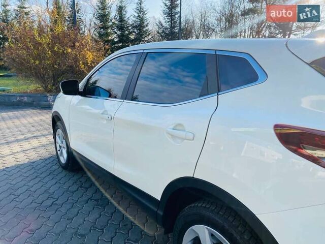 Белый Ниссан Кашкай, объемом двигателя 1.6 л и пробегом 7 тыс. км за 24650 $, фото 15 на Automoto.ua