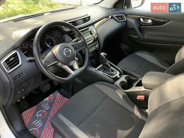 Белый Ниссан Кашкай, объемом двигателя 1.2 л и пробегом 67 тыс. км за 17900 $, фото 25 на Automoto.ua