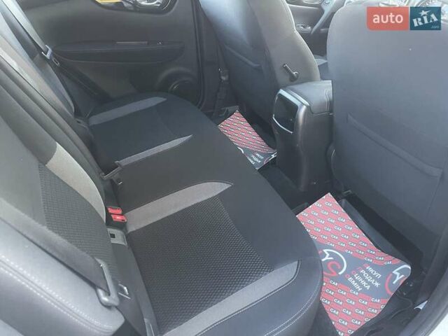Белый Ниссан Кашкай, объемом двигателя 1.2 л и пробегом 67 тыс. км за 17500 $, фото 31 на Automoto.ua