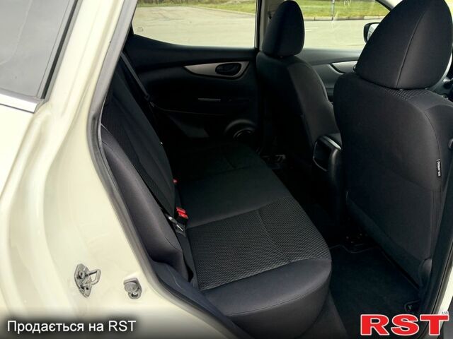 Білий Ніссан Кашкай, об'ємом двигуна 1.2 л та пробігом 40 тис. км за 16500 $, фото 11 на Automoto.ua