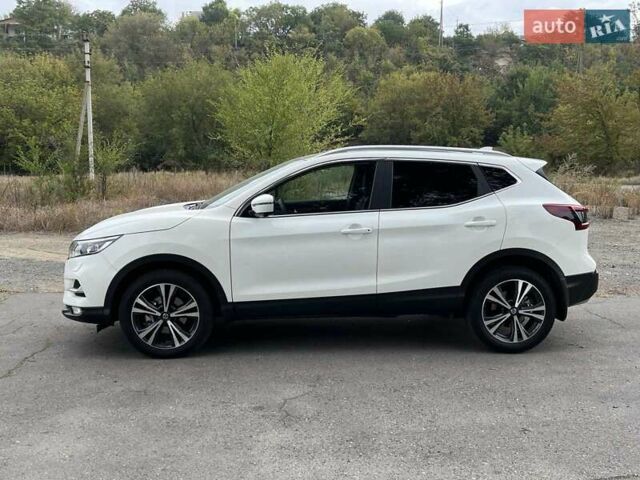 Белый Ниссан Кашкай, объемом двигателя 1.6 л и пробегом 8 тыс. км за 32299 $, фото 1 на Automoto.ua