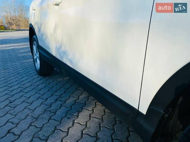 Белый Ниссан Кашкай, объемом двигателя 1.6 л и пробегом 7 тыс. км за 24650 $, фото 21 на Automoto.ua