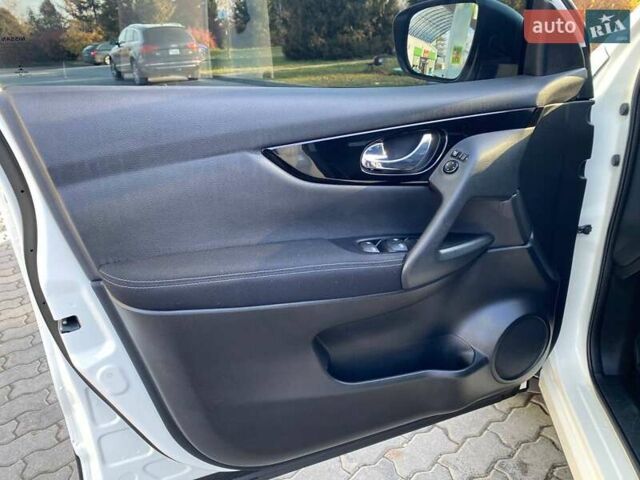 Белый Ниссан Кашкай, объемом двигателя 1.6 л и пробегом 7 тыс. км за 24650 $, фото 31 на Automoto.ua