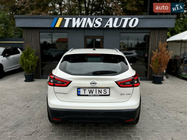 Белый Ниссан Кашкай, объемом двигателя 2 л и пробегом 17 тыс. км за 19500 $, фото 20 на Automoto.ua