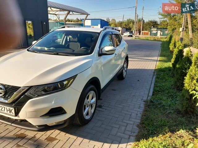 Белый Ниссан Кашкай, объемом двигателя 1.2 л и пробегом 123 тыс. км за 16400 $, фото 4 на Automoto.ua