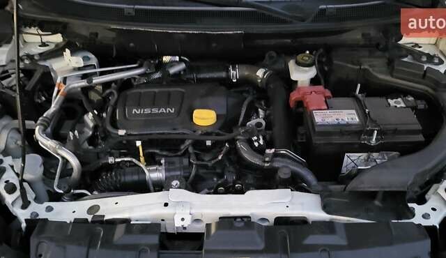 Белый Ниссан Кашкай, объемом двигателя 1.6 л и пробегом 74 тыс. км за 21500 $, фото 39 на Automoto.ua