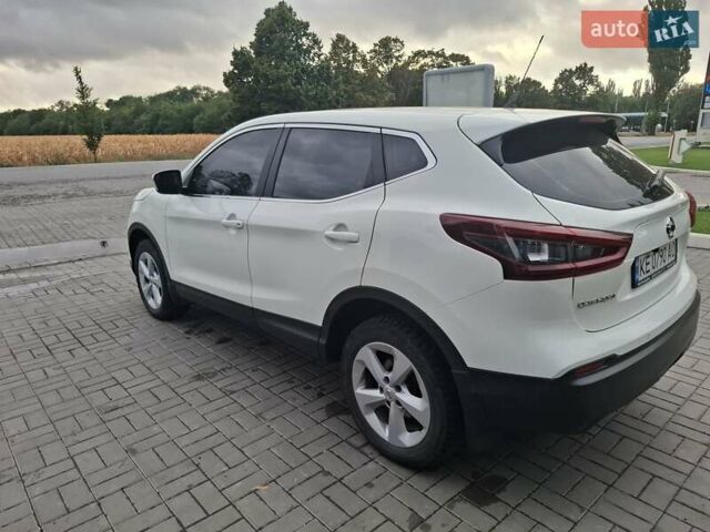 Белый Ниссан Кашкай, объемом двигателя 2 л и пробегом 132 тыс. км за 20000 $, фото 2 на Automoto.ua