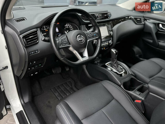 Белый Ниссан Кашкай, объемом двигателя 2 л и пробегом 17 тыс. км за 19500 $, фото 24 на Automoto.ua