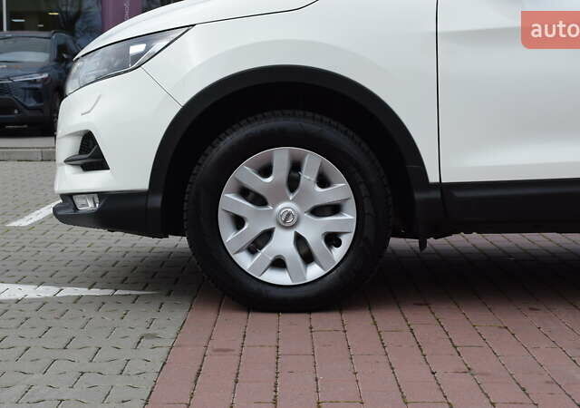 Белый Ниссан Кашкай, объемом двигателя 1.6 л и пробегом 203 тыс. км за 16800 $, фото 15 на Automoto.ua