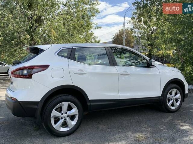 Белый Ниссан Кашкай, объемом двигателя 1.2 л и пробегом 67 тыс. км за 17900 $, фото 23 на Automoto.ua