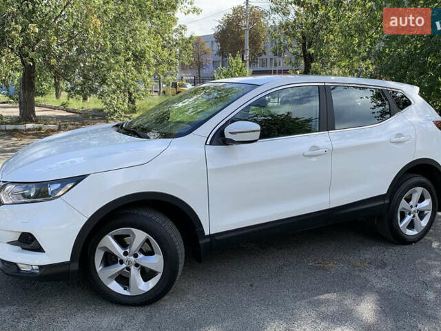 Белый Ниссан Кашкай, объемом двигателя 1.2 л и пробегом 67 тыс. км за 18300 $, фото 6 на Automoto.ua