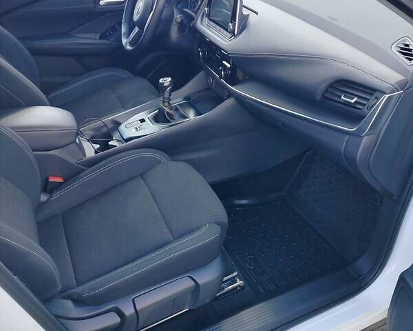 Белый Ниссан Кашкай, объемом двигателя 1.33 л и пробегом 53 тыс. км за 21700 $, фото 11 на Automoto.ua