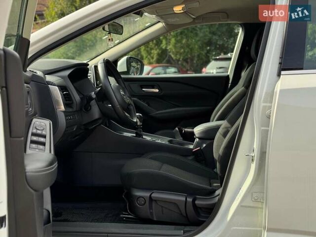 Белый Ниссан Кашкай, объемом двигателя 1.3 л и пробегом 53 тыс. км за 21700 $, фото 16 на Automoto.ua
