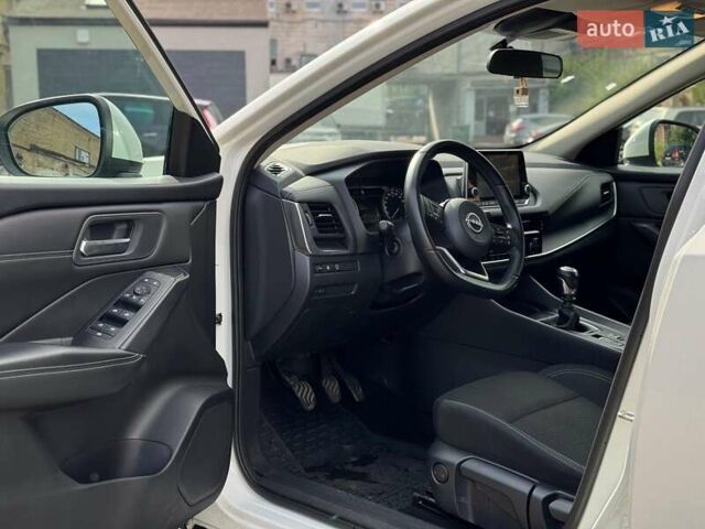 Белый Ниссан Кашкай, объемом двигателя 1.3 л и пробегом 53 тыс. км за 21700 $, фото 40 на Automoto.ua